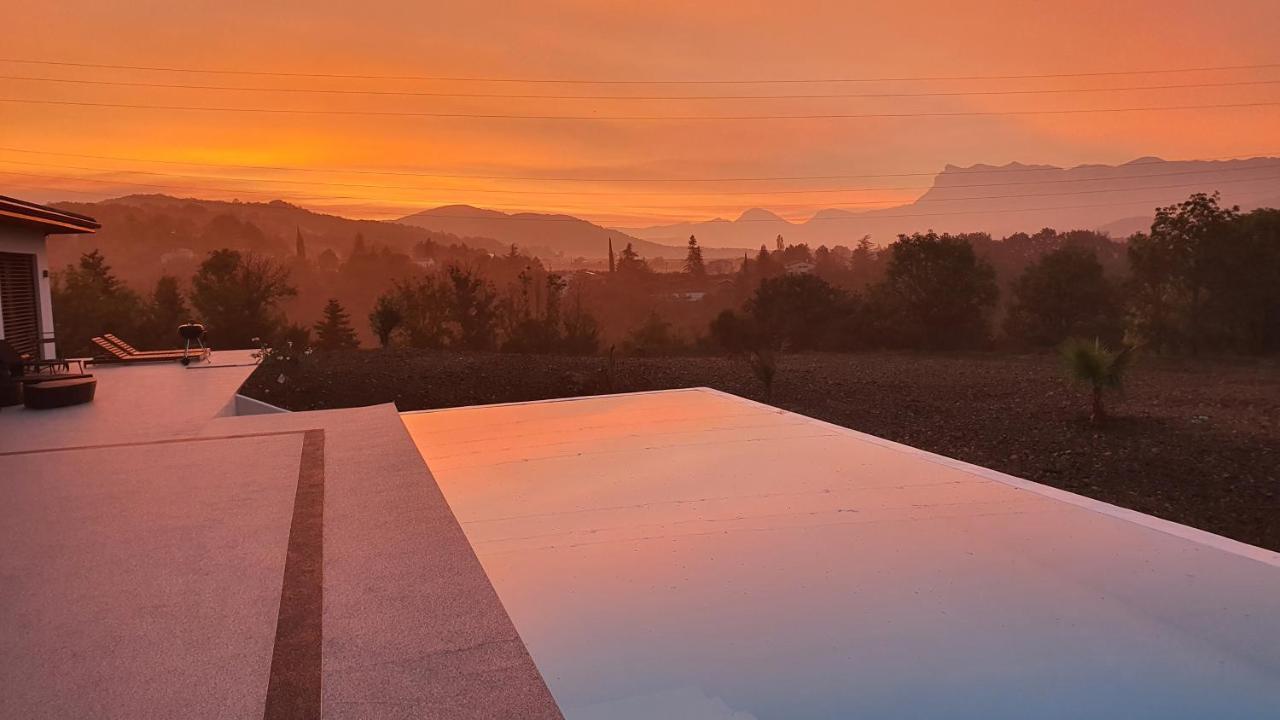 Studio indépendant vue magnifique et au calme Crest Extérieur photo