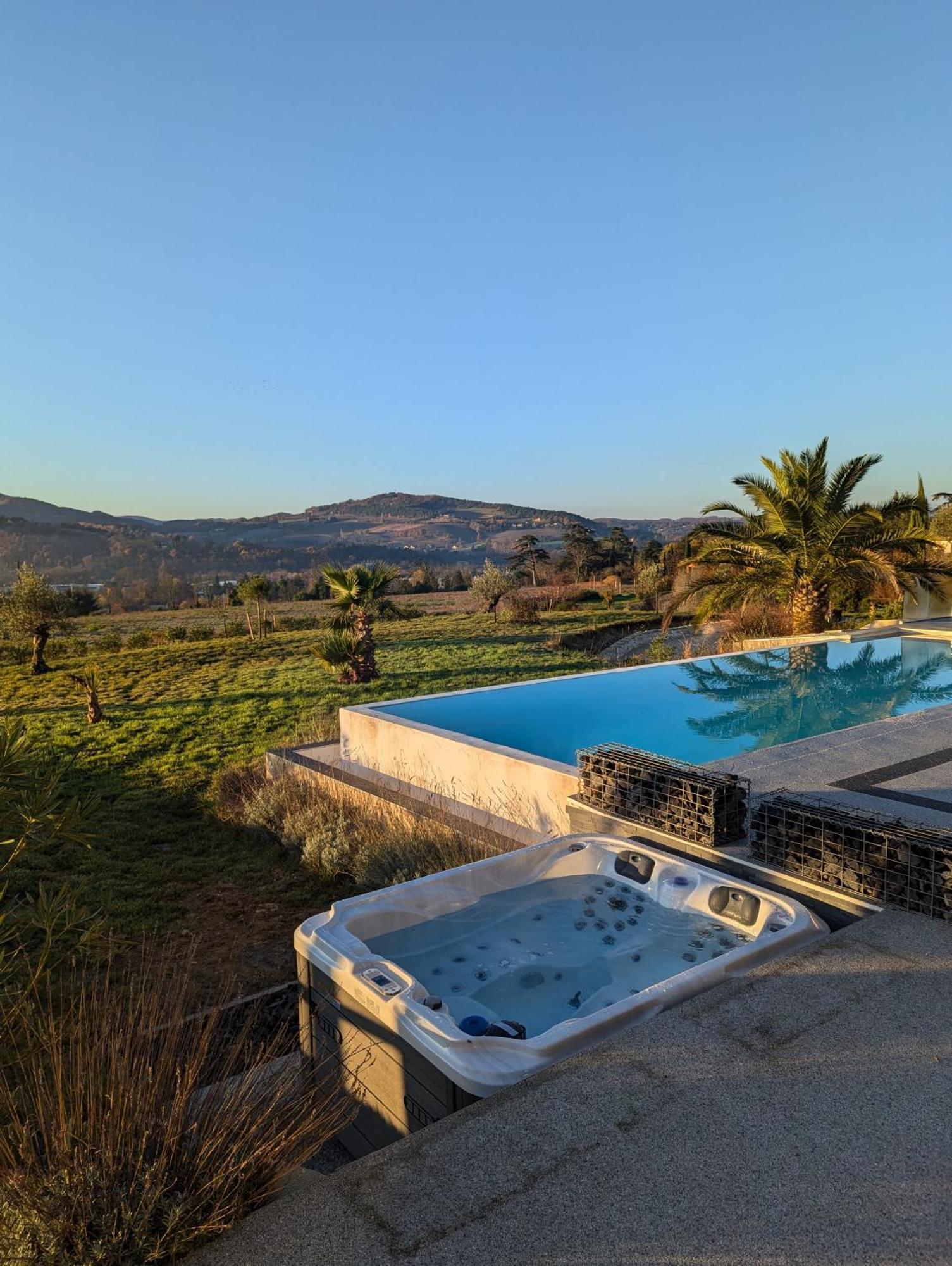 Studio indépendant vue magnifique et au calme Crest Extérieur photo
